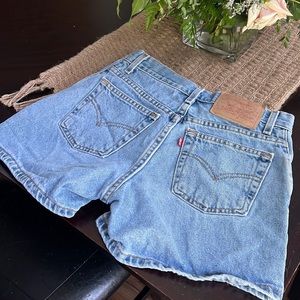 COPY - Vintage LEVIS from around early 2000’s Phenomenal condition!!